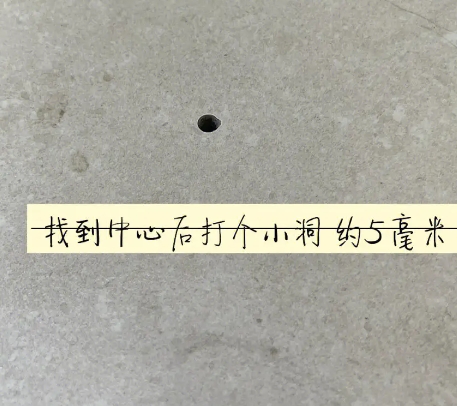 君山瓷砖空鼓维修公司专业解答在瓷砖铺贴过程中，如果砂料搅拌不均匀，将会带来以下问题